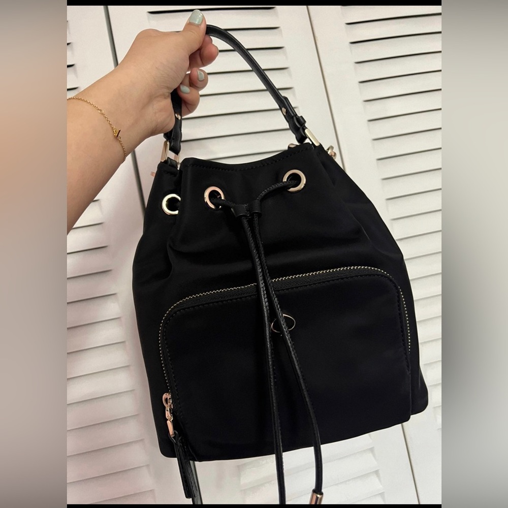 Like New Kate spade ♠️ Taylor medium bucket bag